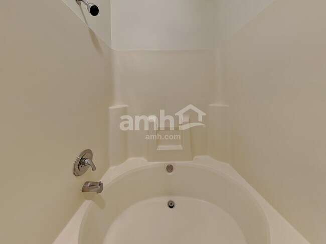 Building Photo - 2601 Trailwood Hills Dr