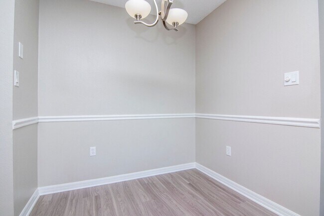 Building Photo - Lake Front - 2nd Floor - 1 Bedroom 1 Bath for Lease