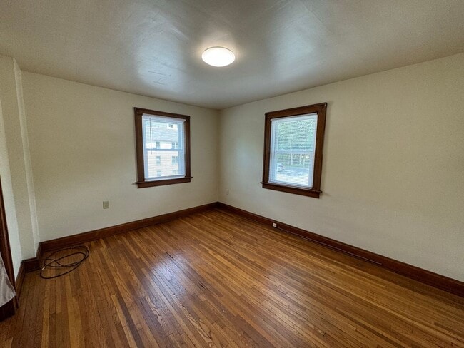 Building Photo - 183 W Patterson Ave