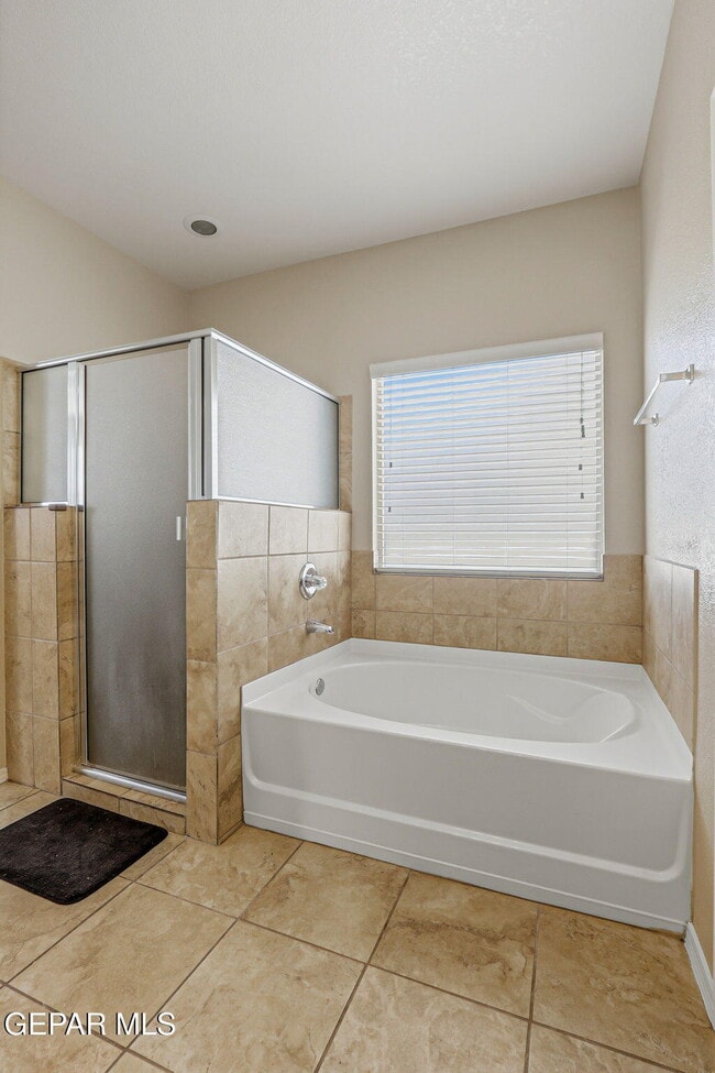 Building Photo - 14458 Vincent Kalel