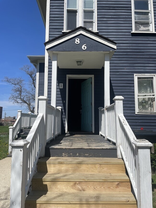 Primary Photo - 86 N 4th St