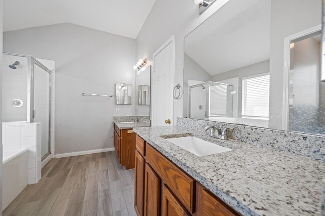 Building Photo - 22623 Round Valley Dr