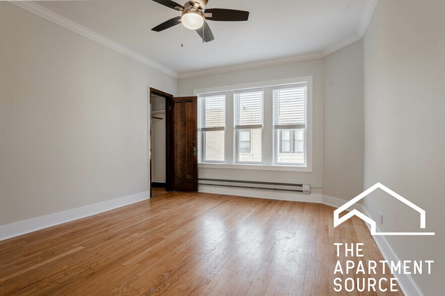 Building Photo - 3814 N Greenview Ave
