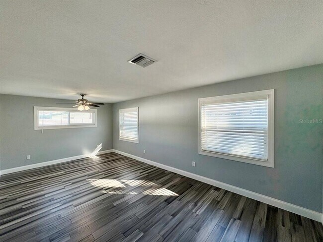 Building Photo - 1201 86th Ave N