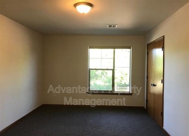 Building Photo - 2092 NW Arthur Pl