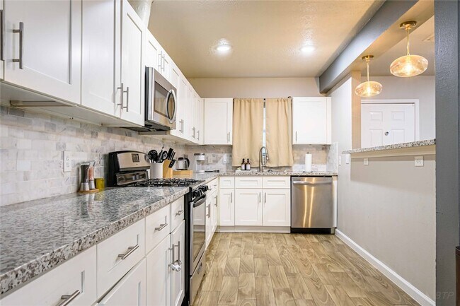 Building Photo - 3818 Blodgett St