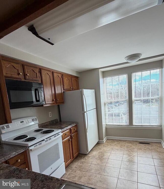 Building Photo - 6810 Ericka Ave