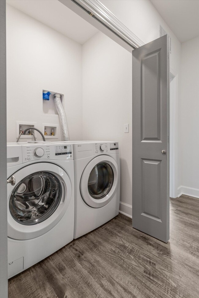 Building Photo - 1720 Airport Dr