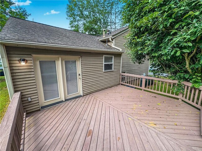 Building Photo - 100 Roswell Farms Ct