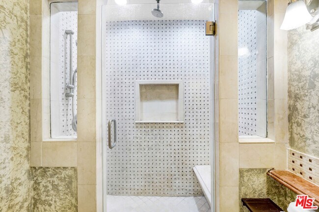 Building Photo - 219 S Willaman Dr