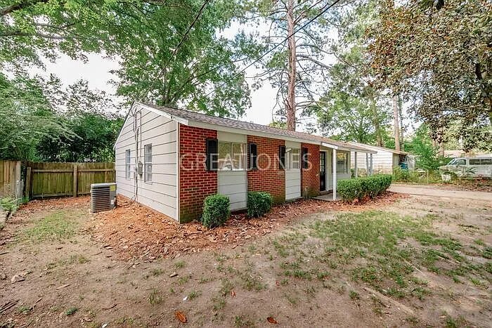 Building Photo - 4218 Barr St