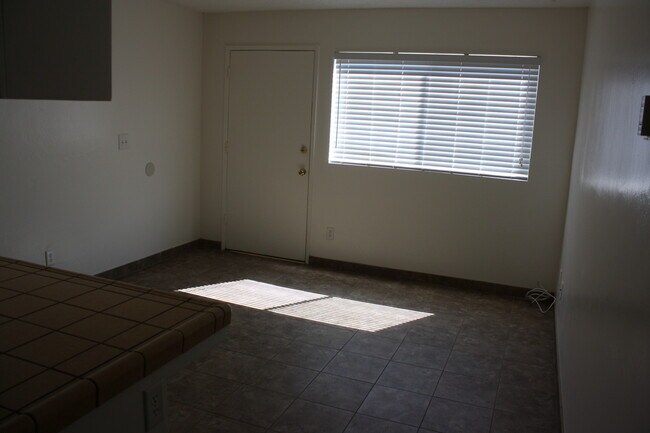 Building Photo - 612 Norris Rd