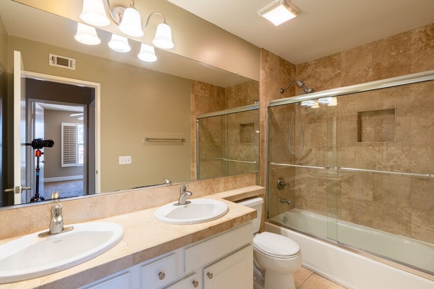 Building Photo - 8704 E Wiley Way