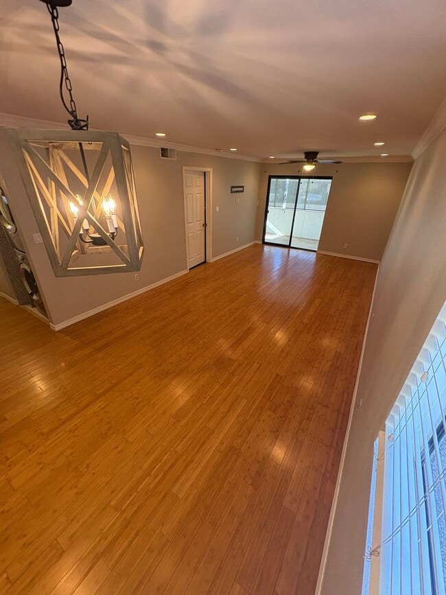Building Photo - READY TO VIEW NOW! Beautiful 2 Bed/2 Bath ...