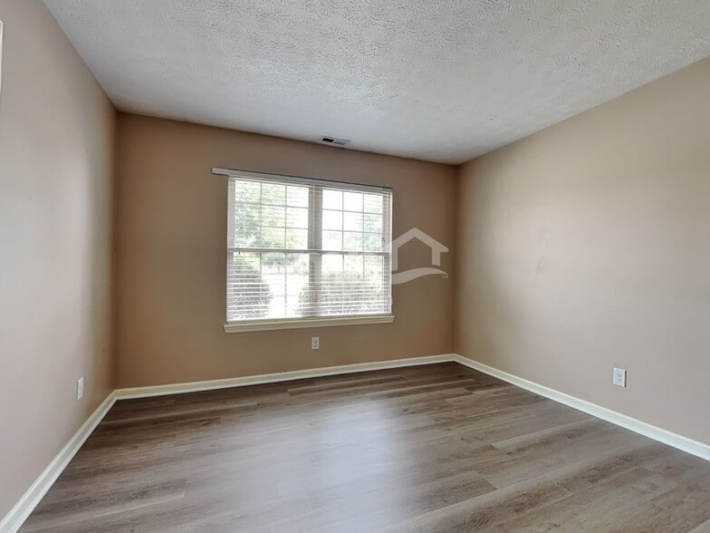 Building Photo - 132 Warner Dr