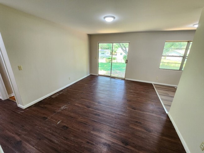 Building Photo - Spacious 3-Bedroom, 2-Bathroom Home COMING...
