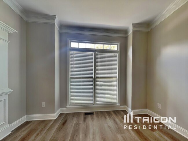 Building Photo - 1410 Bentwater Dr