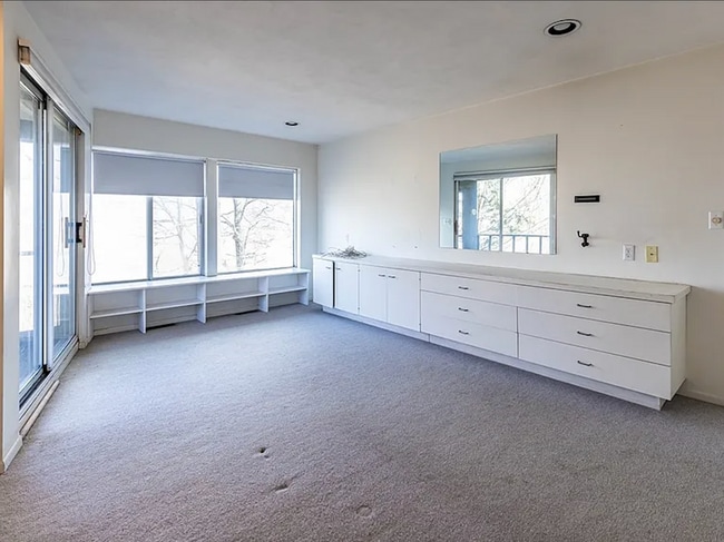 Building Photo - 7520 Spectrum Way