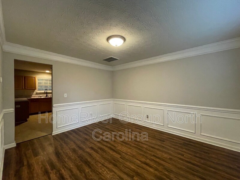 Building Photo - 5111 Eagle Creek Dr