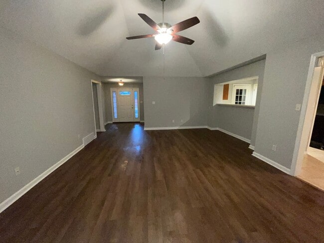 Building Photo - Leewood