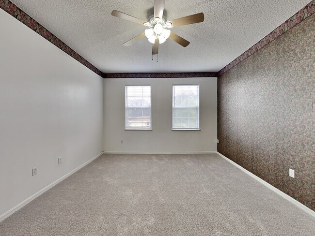 Building Photo - 3233 Kings Ridge Terrace