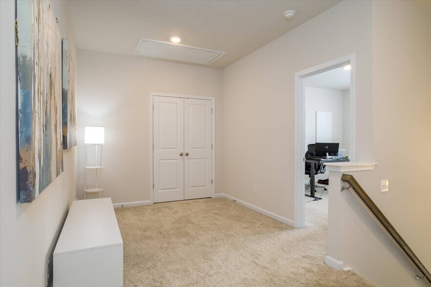 Building Photo - 8156 Merryvale Ln