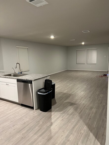 Living room and kitchen - 9726 Mill Dam
