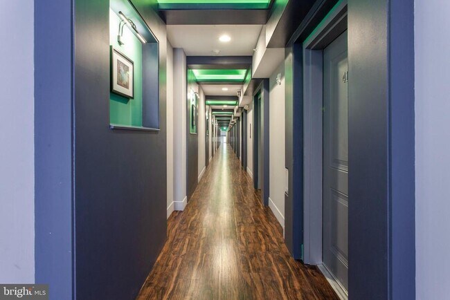 Building Photo - 1533 Parrish St