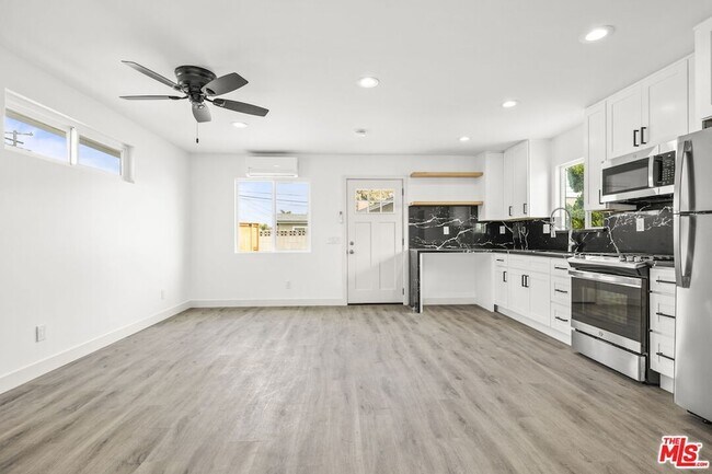 Building Photo - 1051 Gill Ave