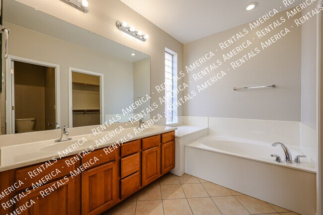 Building Photo - 2218 N 135th Dr