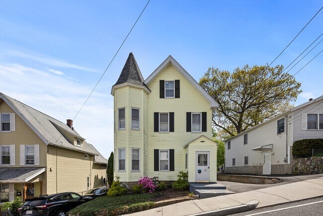 Primary Photo - 18 Horace St