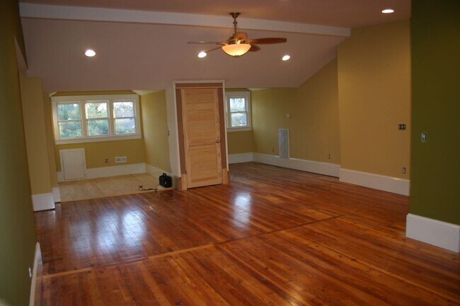 Building Photo - 6031 Deal Ave
