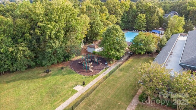 Building Photo - 2523 Grantham Place Dr