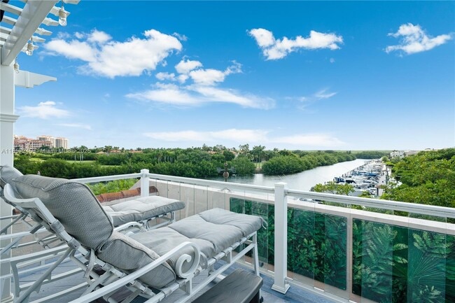 Building Photo - 6100 Paradise Point Dr