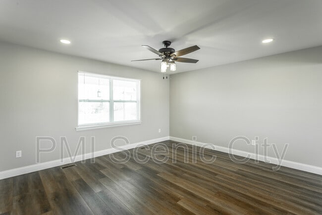 Building Photo - 8128 Fallen Maple Dr