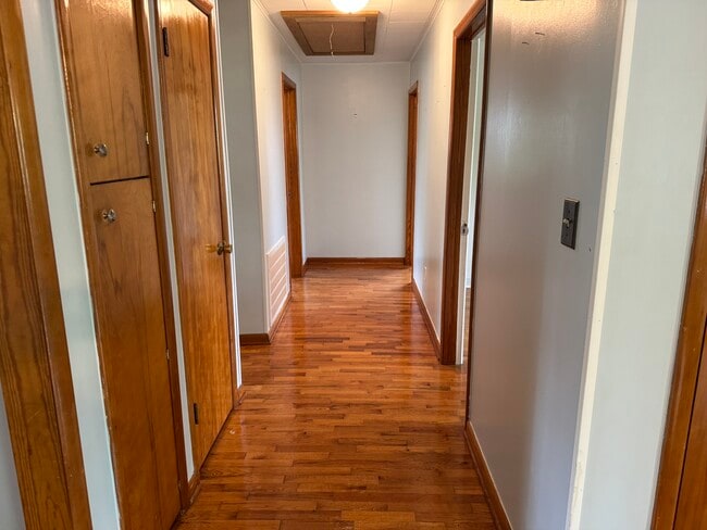 Building Photo - 407 Morris St