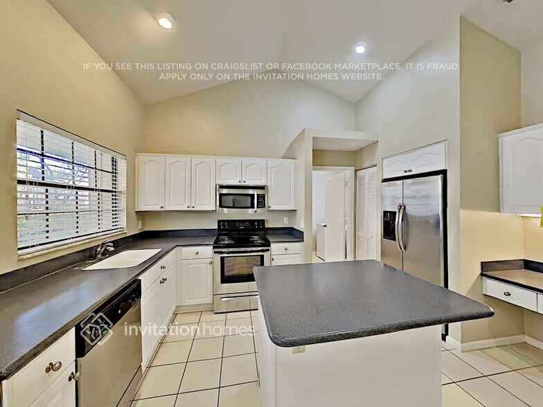Building Photo - 132 Coventry Pl