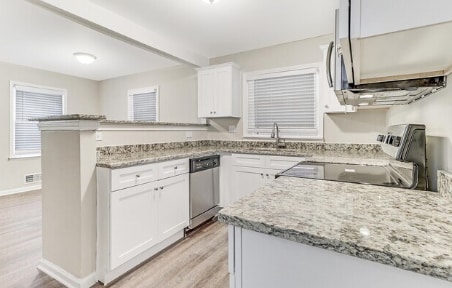 Building Photo - 245 Bromack Dr SE