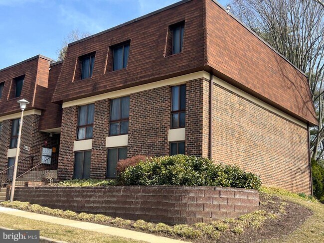 Building Photo - 5245 W Running Brook Rd