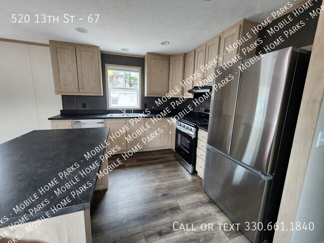 Building Photo - 520 13th St