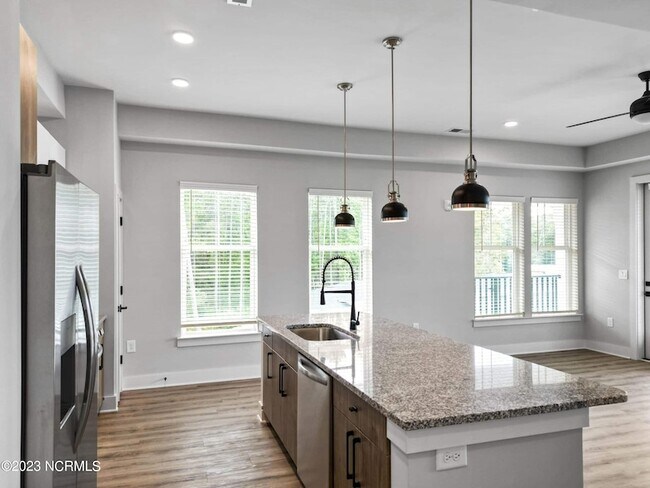 Building Photo - 4711 Azalea Landing Dr