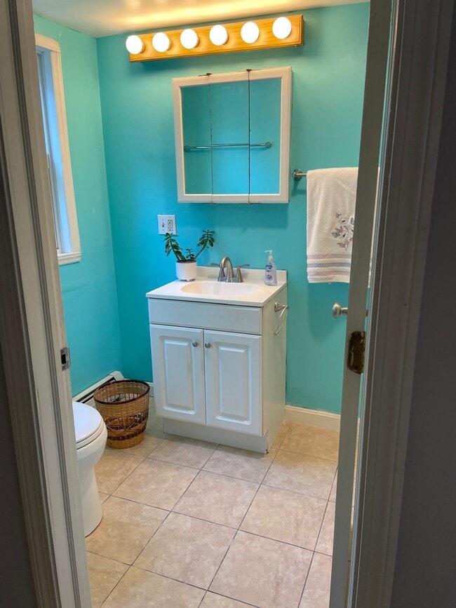 Building Photo - 71 Hickok St