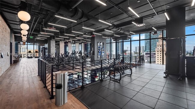 Building Photo - 398 NE 5th St