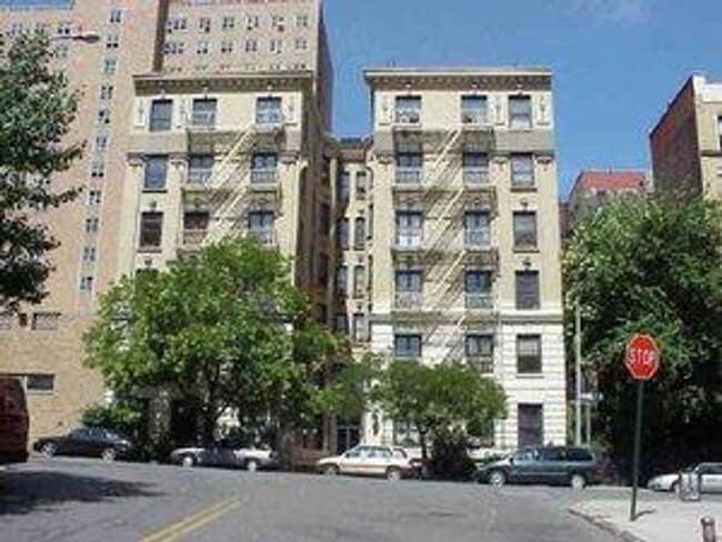 Building Photo - 175 Claremont Ave