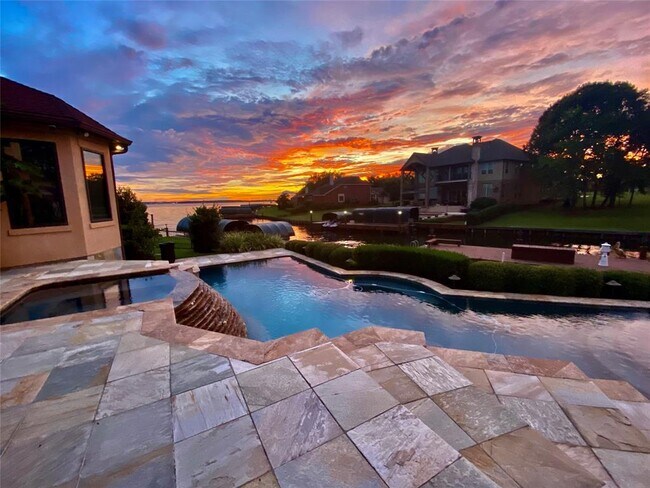 Building Photo - 12316 Oak Bend Cir