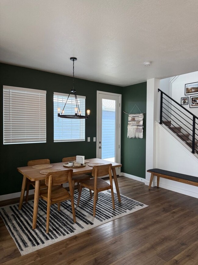 Building Photo - 3 bedroom, 2 bathroom South Jordan Home
