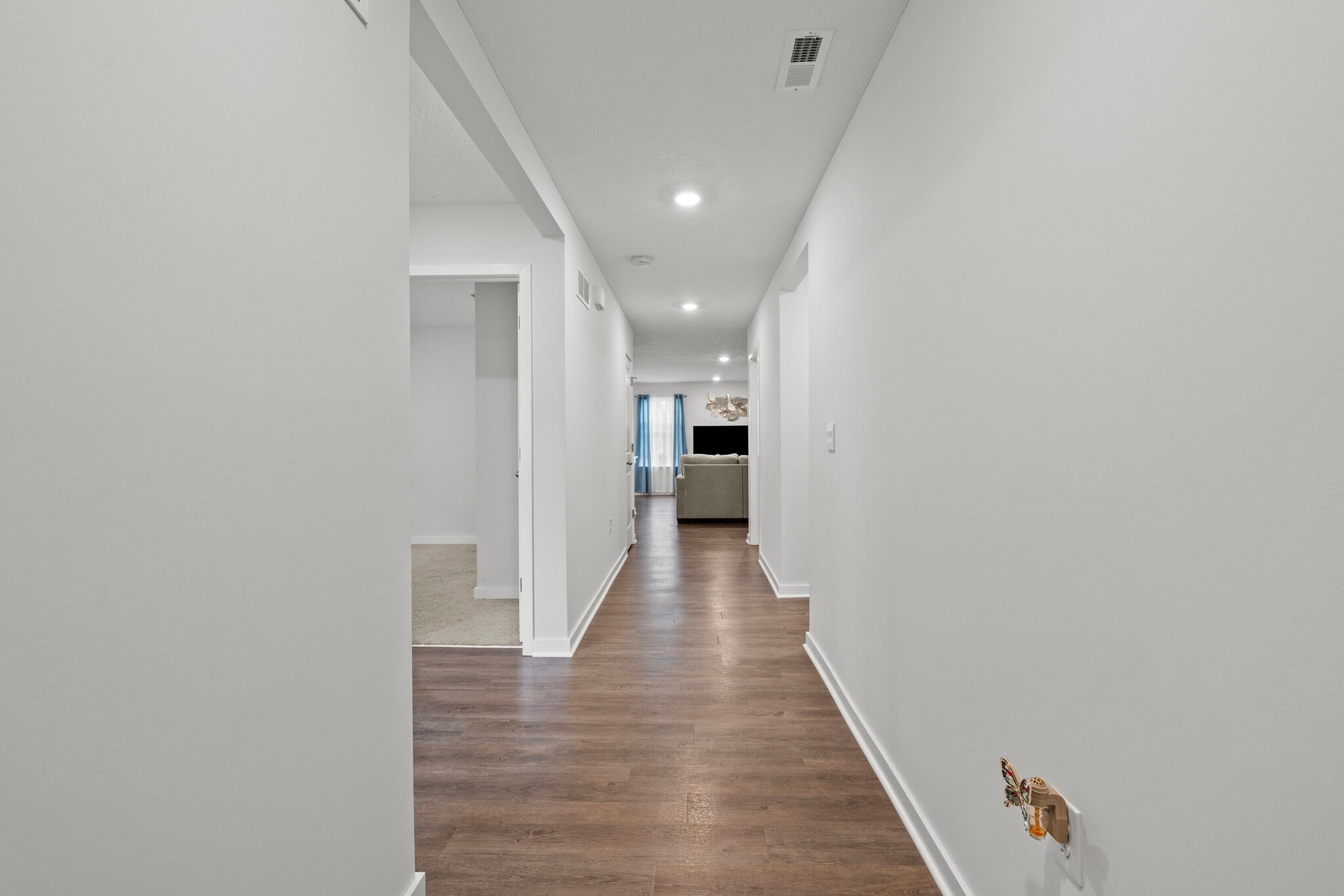 Building Photo - 5969 Hollett Dr S