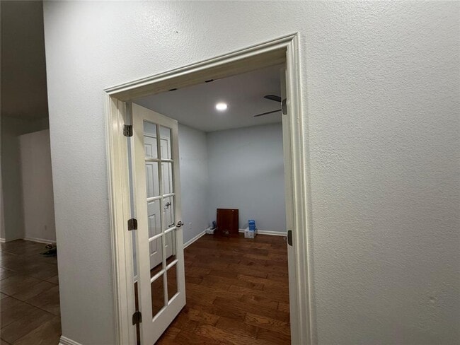 Building Photo - 15228 Fernhill Dr