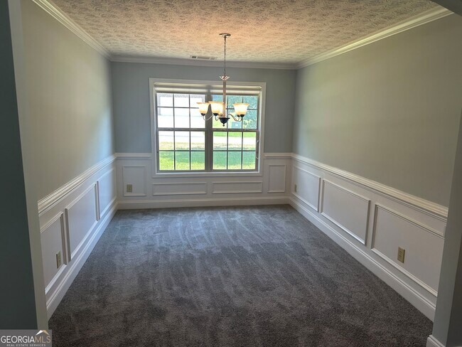 Building Photo - 561 Highland Pointe Dr