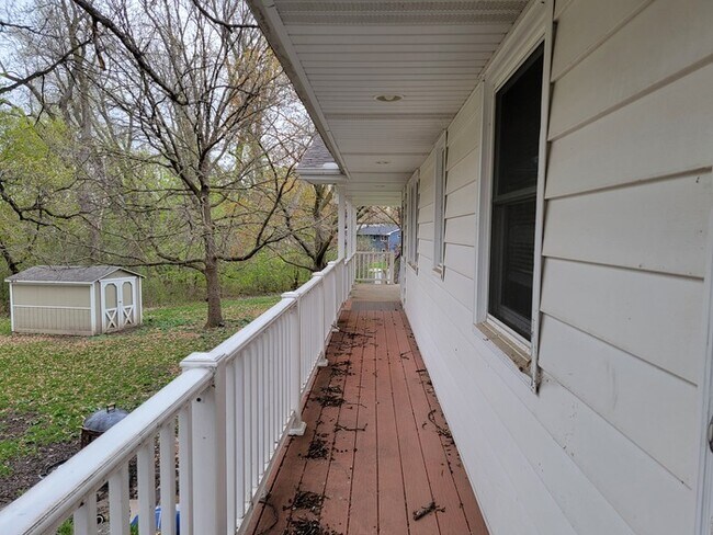 Building Photo - 1643 Stanbridge Ave